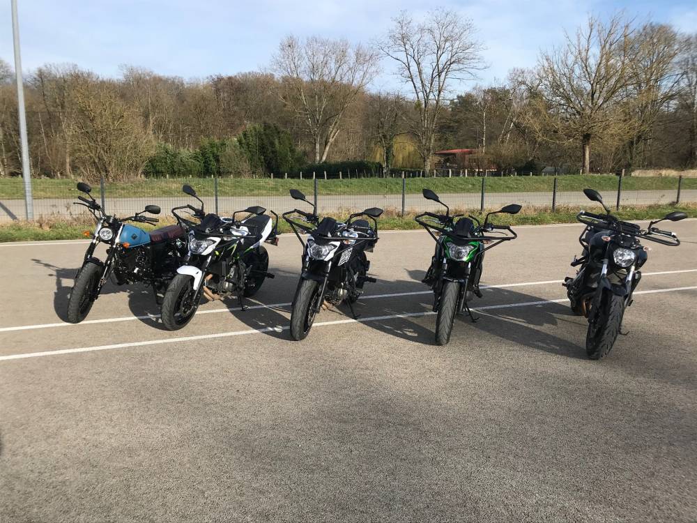 école de conduite moto